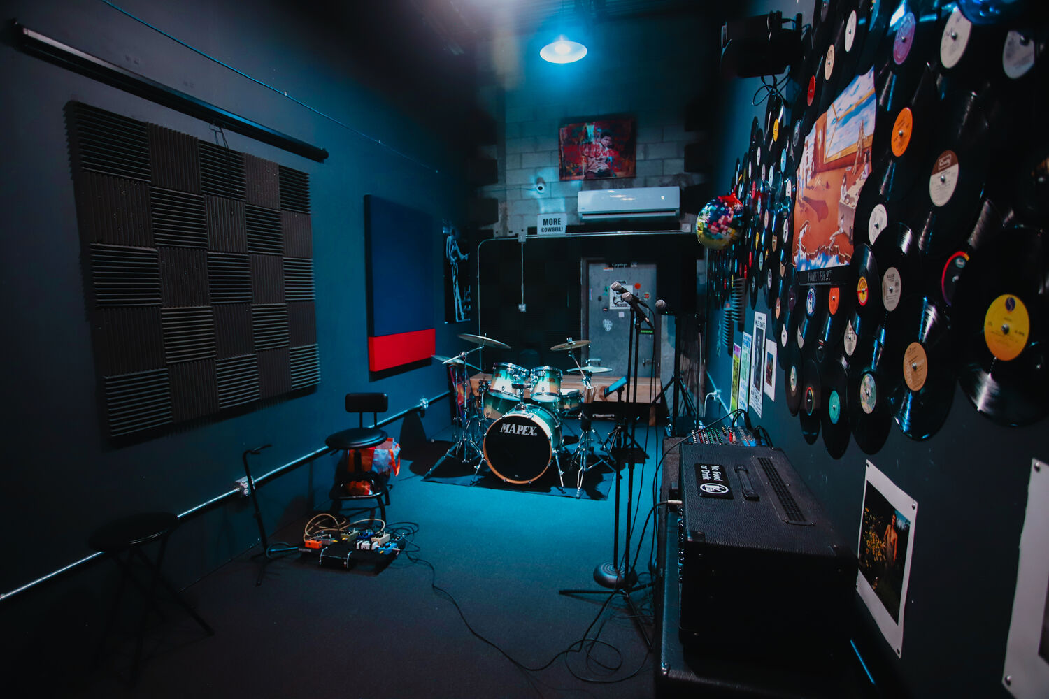 Rehearsal room with acoustic panels
